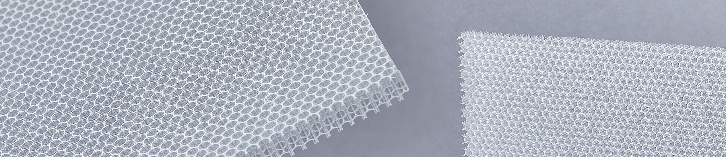 Polycarbonate honeycomb finds major applications in:deflectors for laminar-flow ventilation,commercial refrigeration,sterilized rooms,wind tunnels and climatic